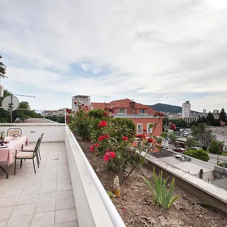 Lea Lena Apartament *